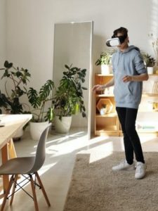 cropped-vr-box-e1641393371809.jpg